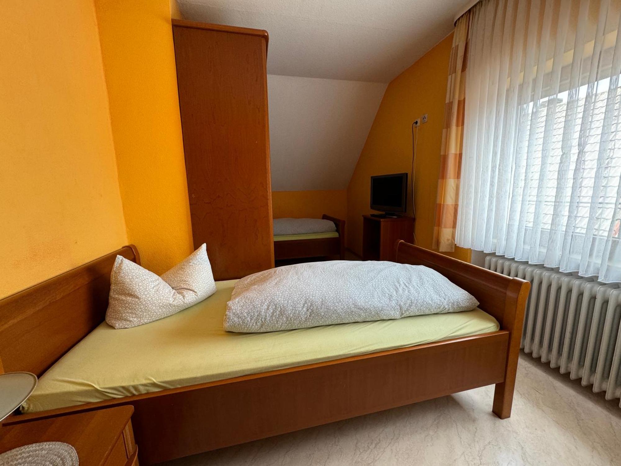 Zur Goldenen Krone Pension ชตัดท์อัลเลนดอร์ฟ ภายนอก รูปภาพ