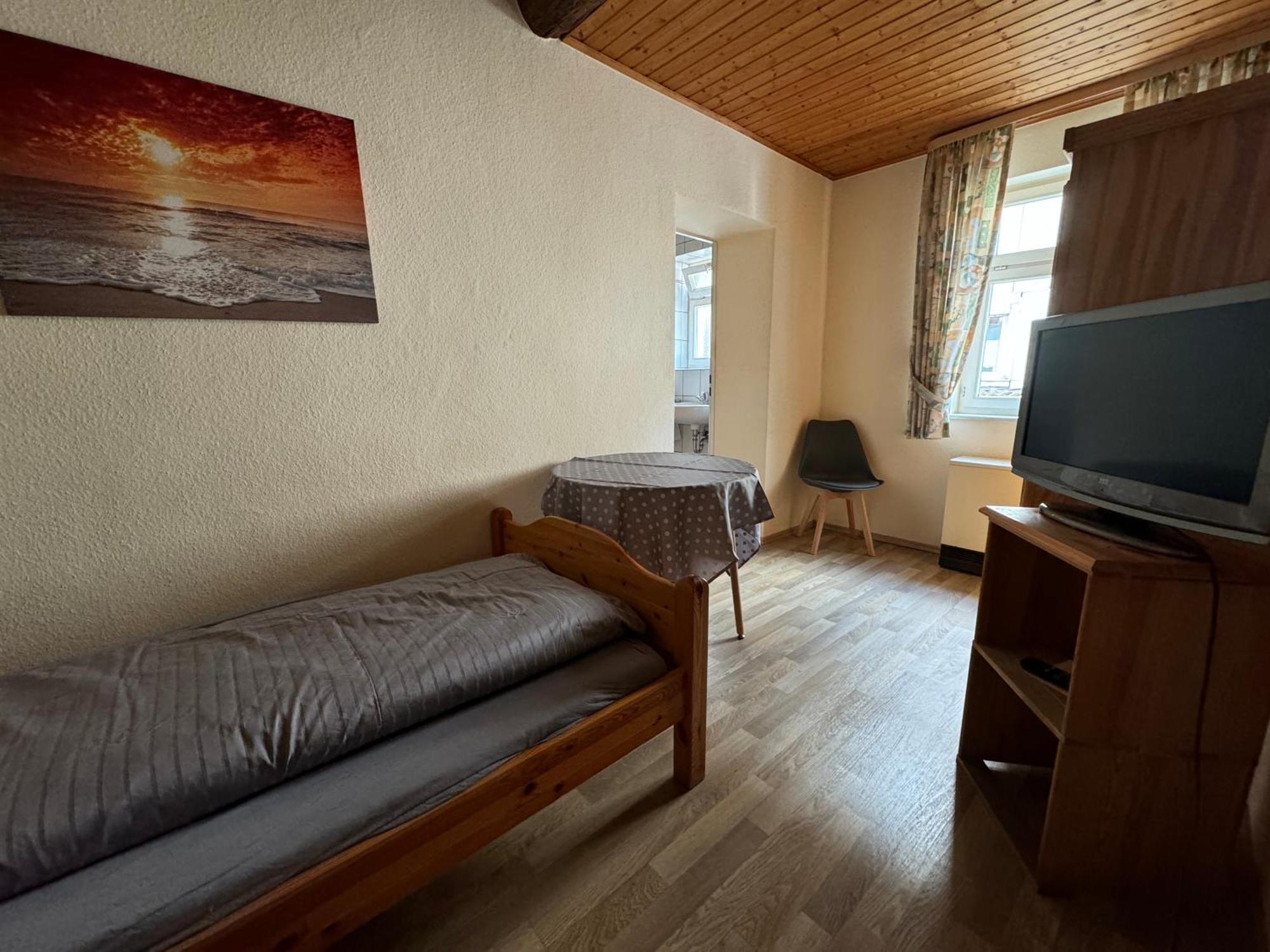 Zur Goldenen Krone Pension ชตัดท์อัลเลนดอร์ฟ ภายนอก รูปภาพ